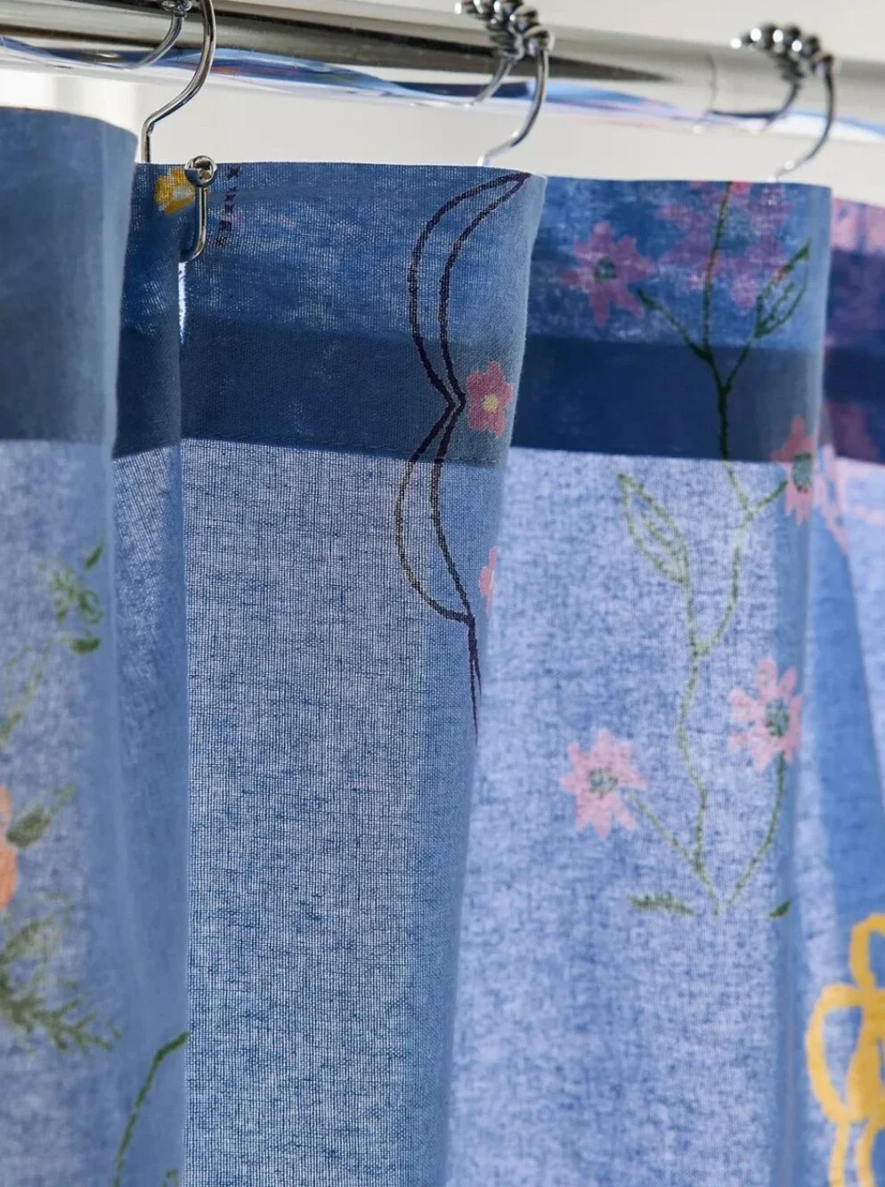 🪷NIB Urban Outfitters UO Home Irene Hankies Patterned Shower Curtain 72x72